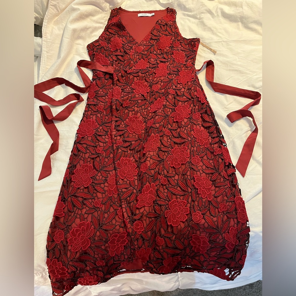 Ali & Jay red lace formal dress midi size M